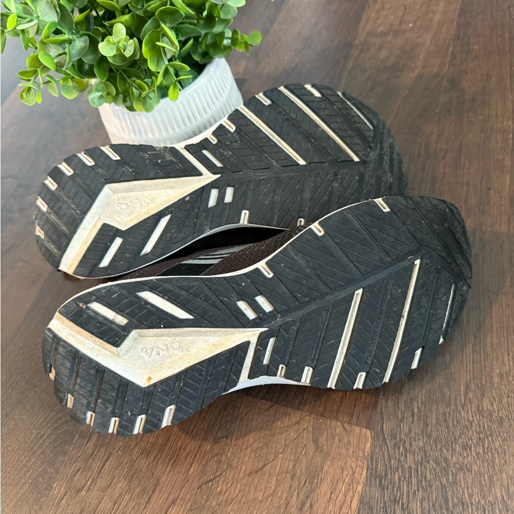 Brooks Sneakers - Picture 9 of 9